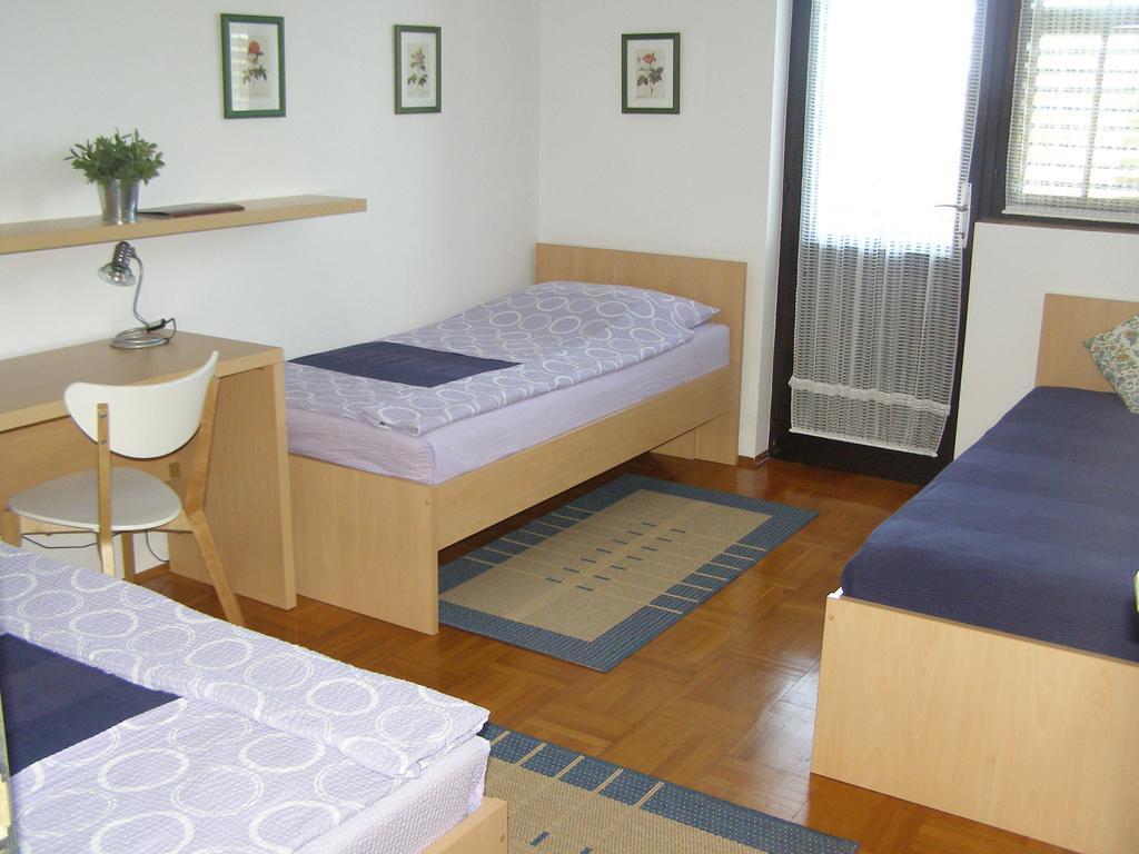 Apartments Dunoti Krk Town Oda fotoğraf